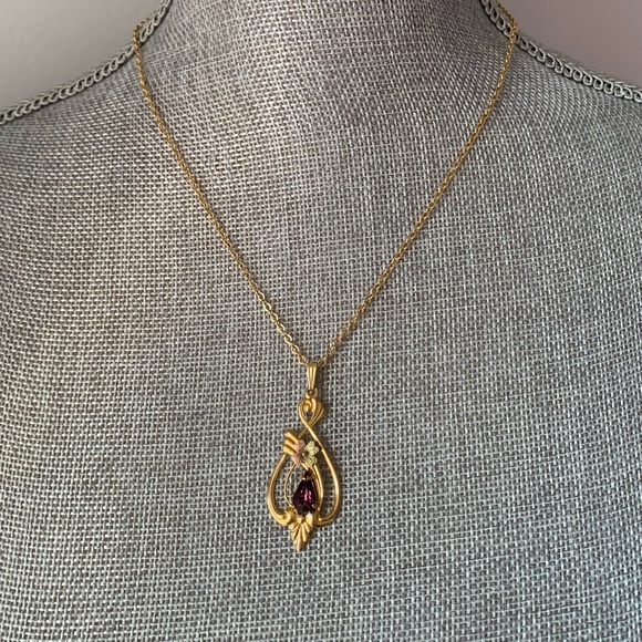 Vintage Victorian style teardrop/pear shaped Amethyst and gold plated pendant - Picture 5 of 7